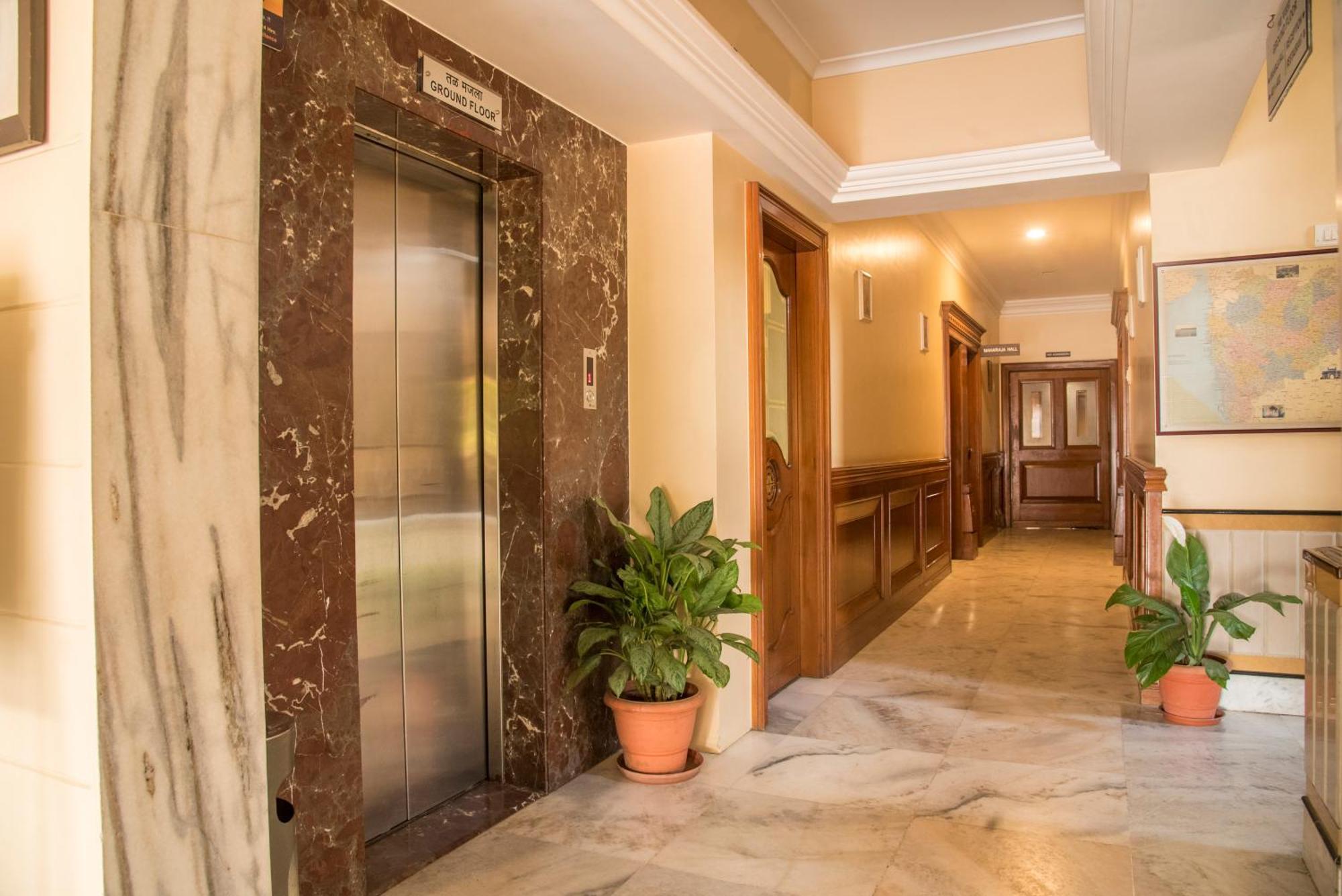 Hotel Ayodhya Kolhapur Εξωτερικό φωτογραφία