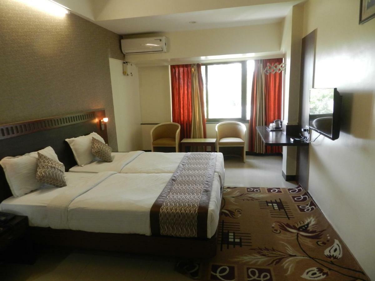 Hotel Ayodhya Kolhapur Εξωτερικό φωτογραφία