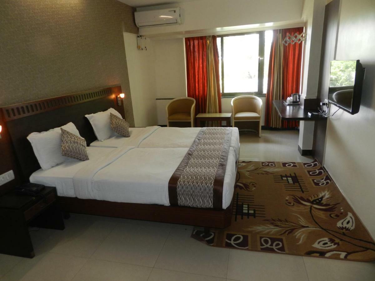 Hotel Ayodhya Kolhapur Εξωτερικό φωτογραφία